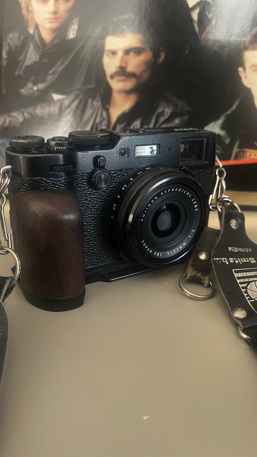 Fujifilm X100F - Compactcamera met houten grip, Audio, Tv en Foto, Gebruikt, Fujifilm, Compactcamera, Draagriem