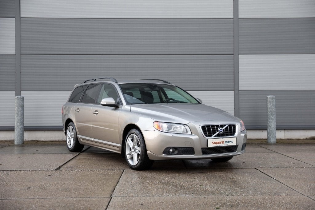 Volvo V70 3.2 AWD | Aut | Dubbel glas | Trekhaak | 4x stoel, Auto's, Automaat, 238 pk, 1800 kg, Zwart