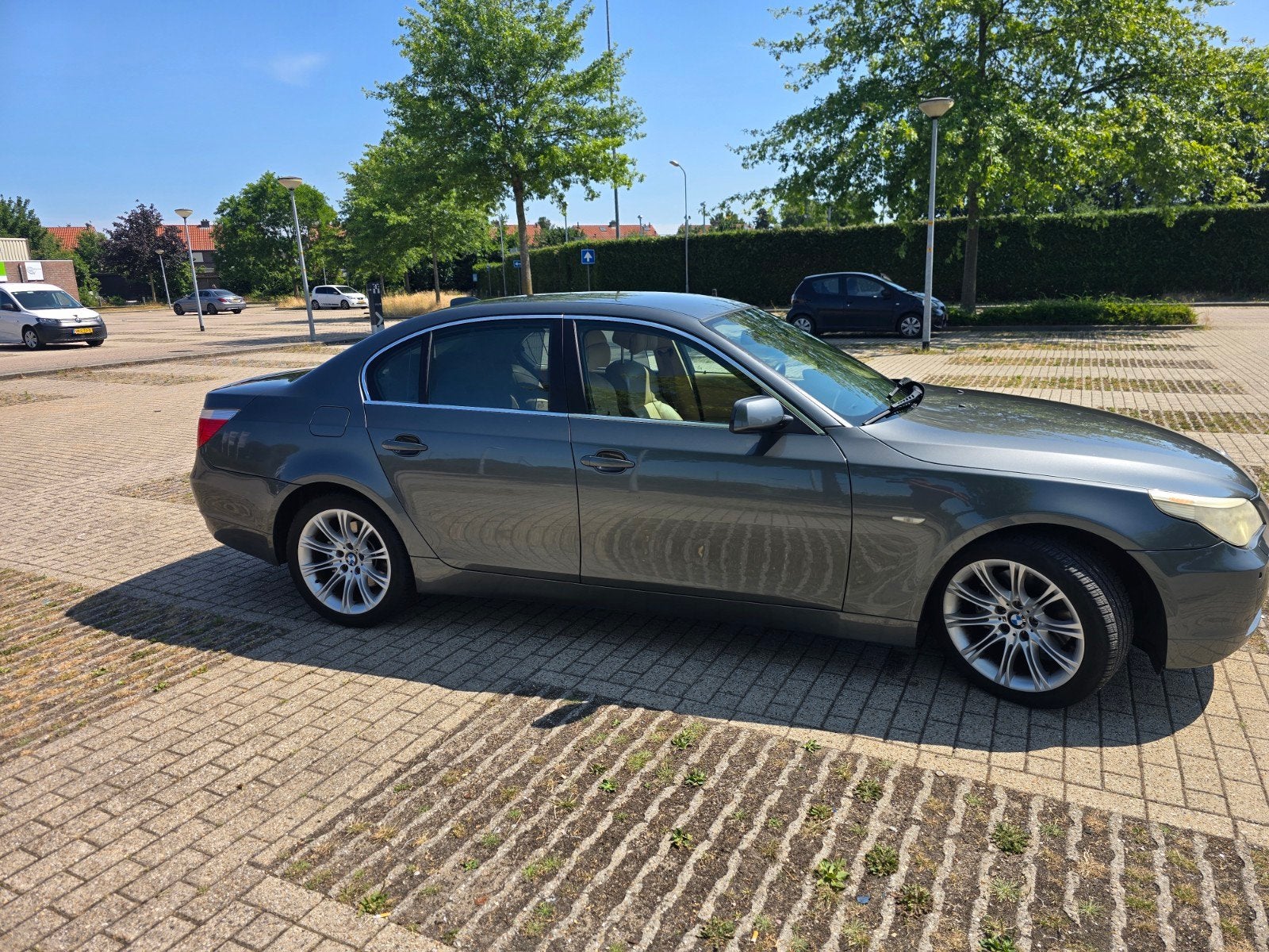 BMW 5-Serie 3.0 I 530 AUT 2005 Grijs, Automaat, Achterwielaandrijving, 2996 cc, Particulier