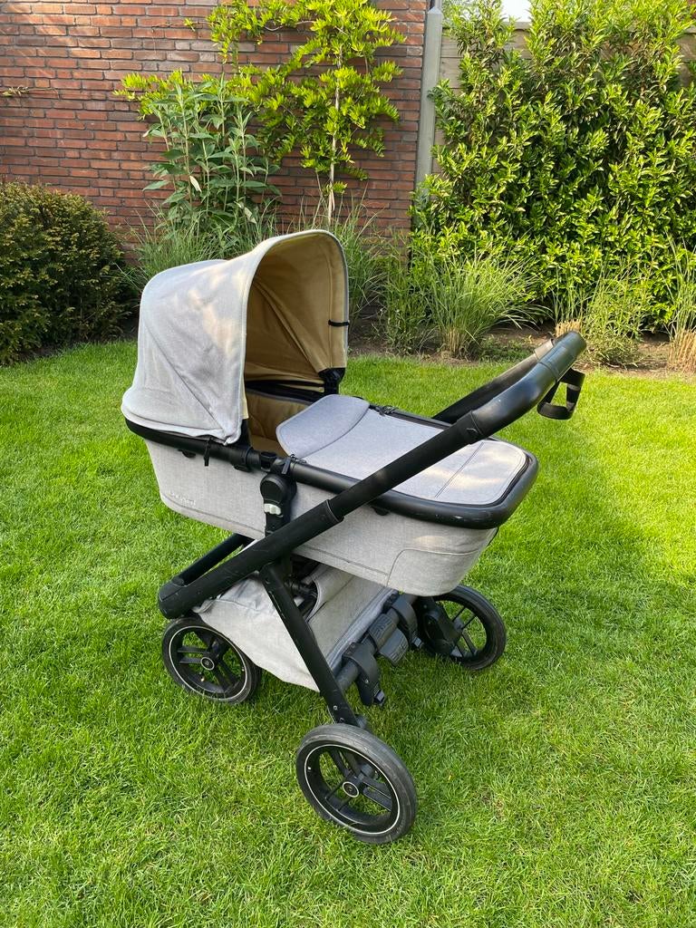 Dubatti One kinderwagen met nieuwe luchtband, Kinderen en Baby's, Kinderwagens en Combinaties, Luchtbanden, Zo goed als nieuw