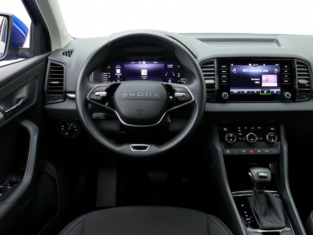 Skoda Karoq 1.5 TSI ACT Business Edition - Private lease 659, Stof, 4 cilinders, Blauw, 1317 kg
