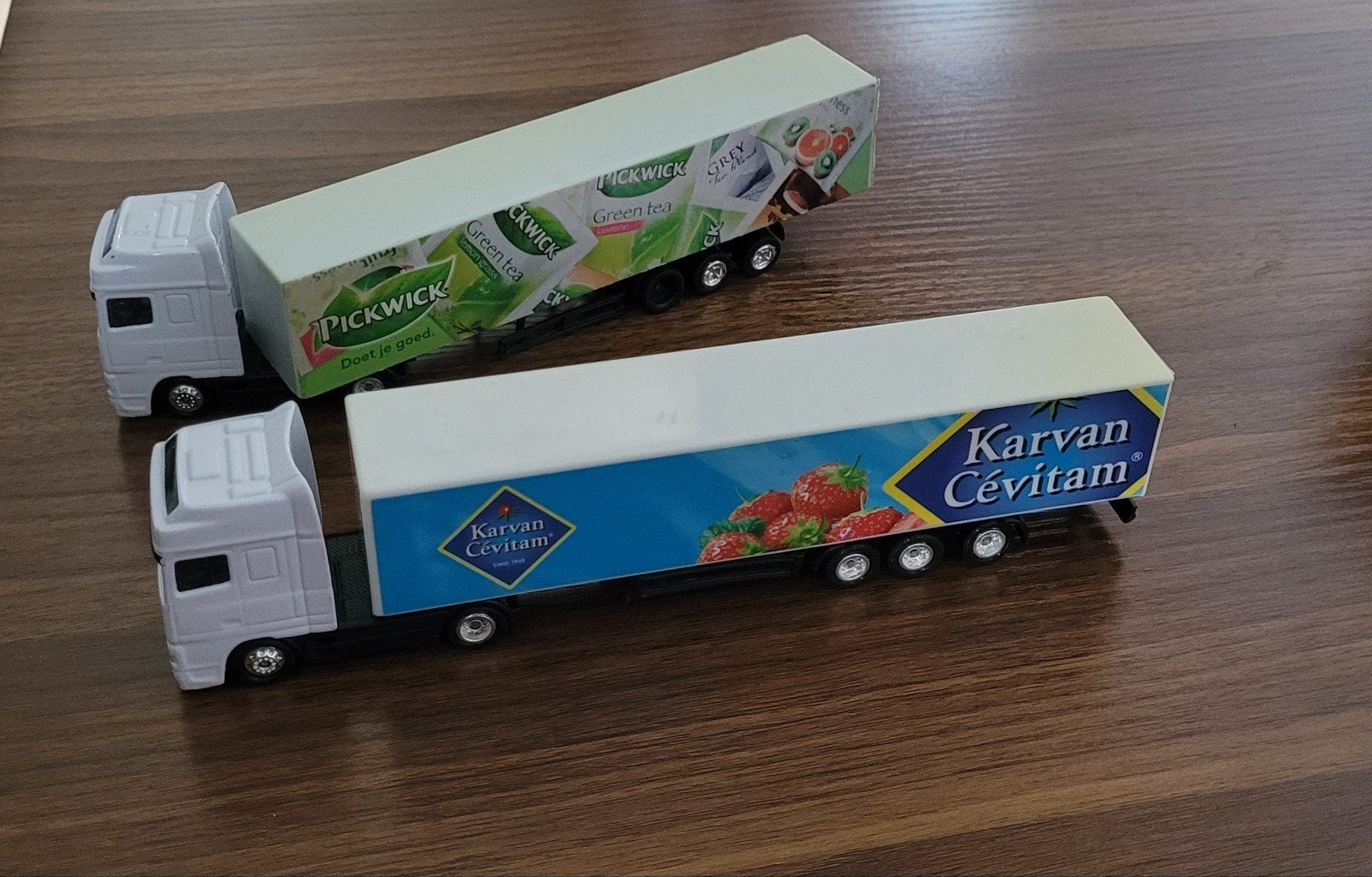 Set van 2 miniatuur vrachtwagens: Pickwick & Karvan Cévitam, Ophalen of Verzenden, Gebruikt