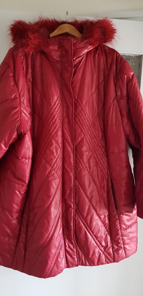 drie kwart rode winterjas met Capuchon maat 54, Maat 46/48 (XL) of groter, Ophalen of Verzenden, Rood, Doris streich