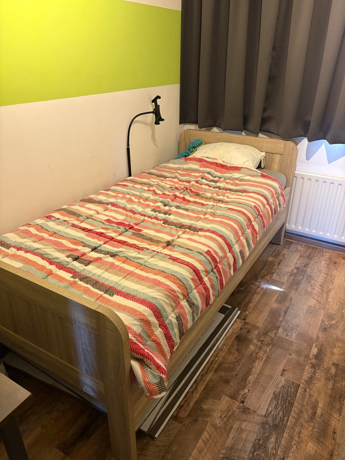 Eenpersoonsbed 90x200cm - Hout (Senioren bed), Huis en Inrichting, Ophalen, 90 cm, Eenpersoons, Beige