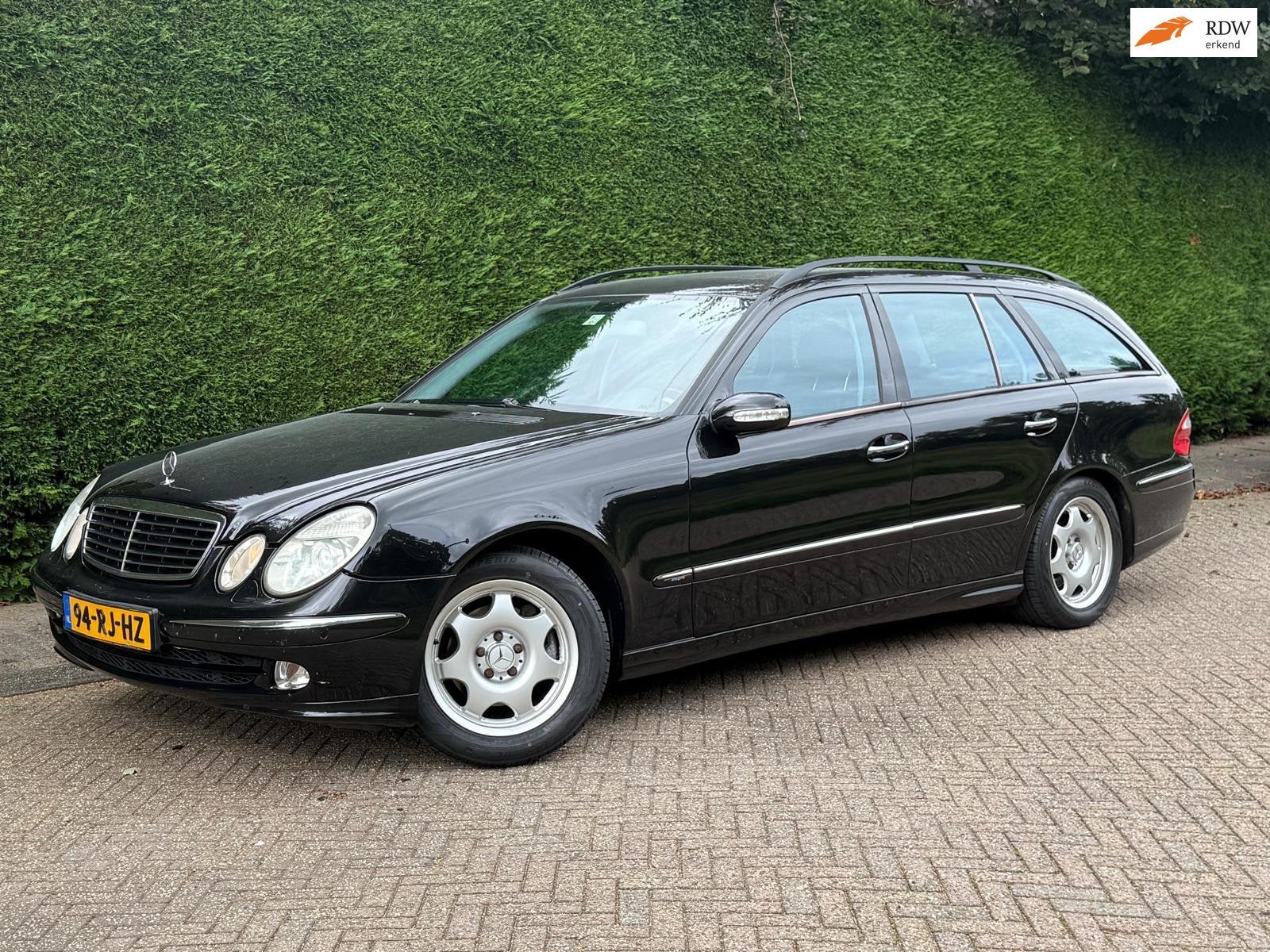 Mercedes-Benz E-klasse Combi 240 Classic /AUTOMAAT/LEER/XENO, Auto's, Automaat, Achterwielaandrijving, Gebruikt, 2597 cc