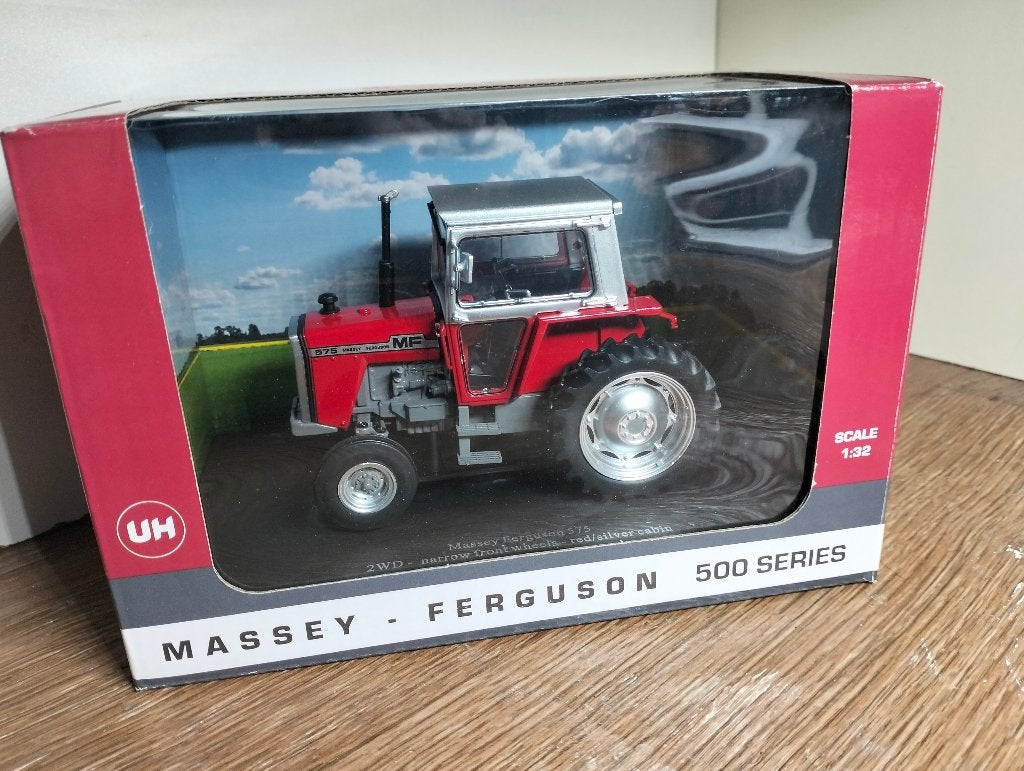 Te koop UH6312 Massey Ferguson 575 2-WD Gelimiteerd.(M), Ophalen of Verzenden, Zo goed als nieuw, Tractor of Landbouw, Universal Hobbies