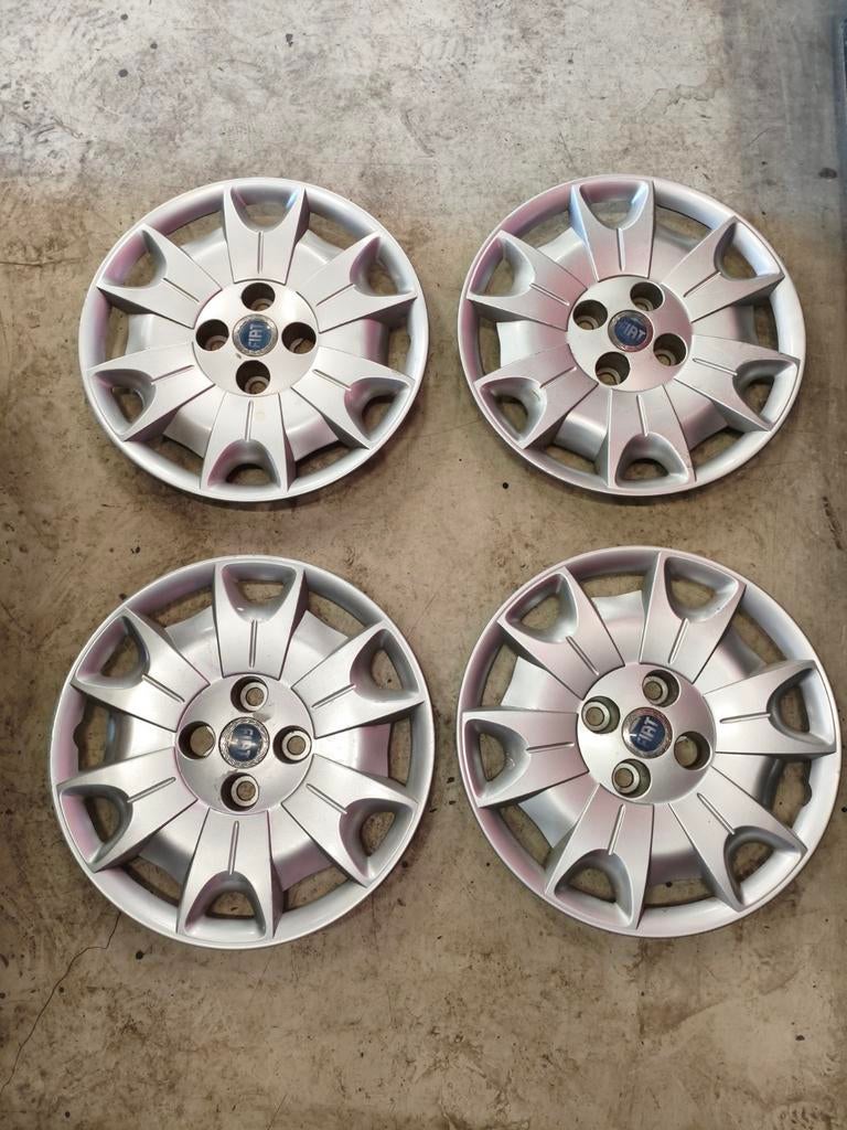 Wieldoppen Fiat Panda 14 inch - Set van 4, Ophalen of Verzenden, Gebruikt