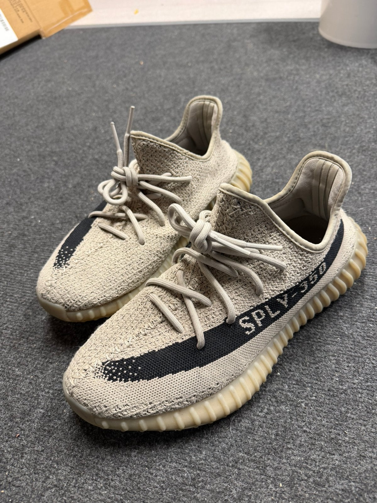 Yeezy 350 slate v2 maat 43 1/3 weinig gedragen, Kleding | Heren, Schoenen, Overige kleuren, Ophalen of Verzenden, Sneakers of Gympen