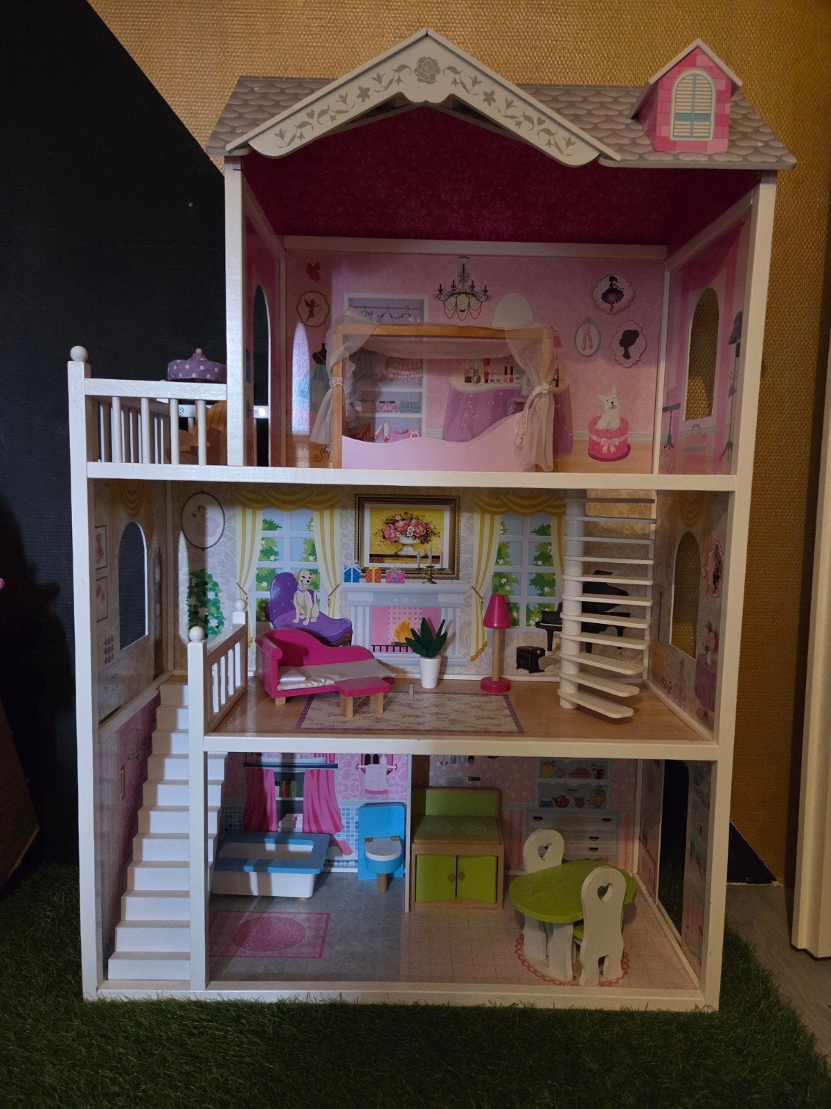 Houten poppenhuis, Ophalen, Poppenhuis