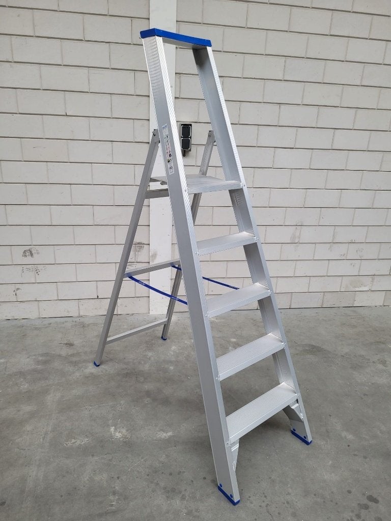 Solide trap 5 treden, Doe-het-zelf en Verbouw, Ladders en Trappen, Ophalen, Trap, Nieuw, Opvouwbaar of Inschuifbaar