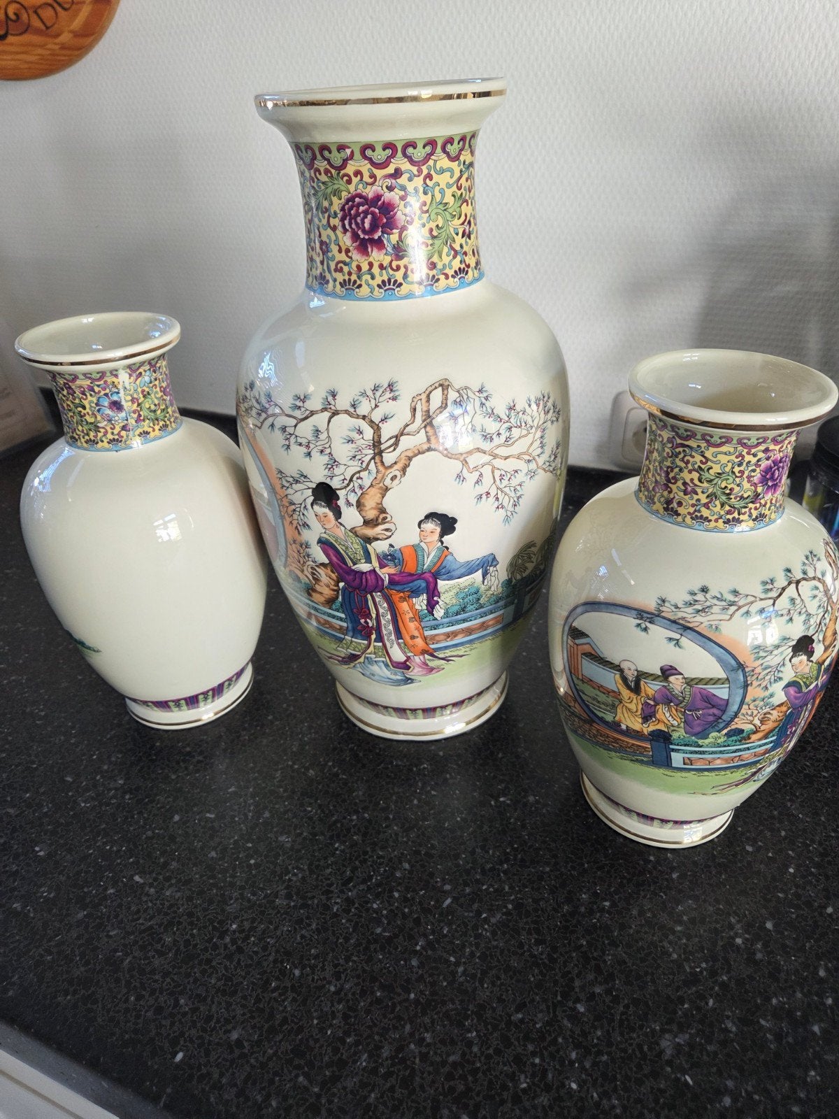 Set van 3 Chinese vazen met traditionele decoratie, Antiek en Kunst, Ophalen