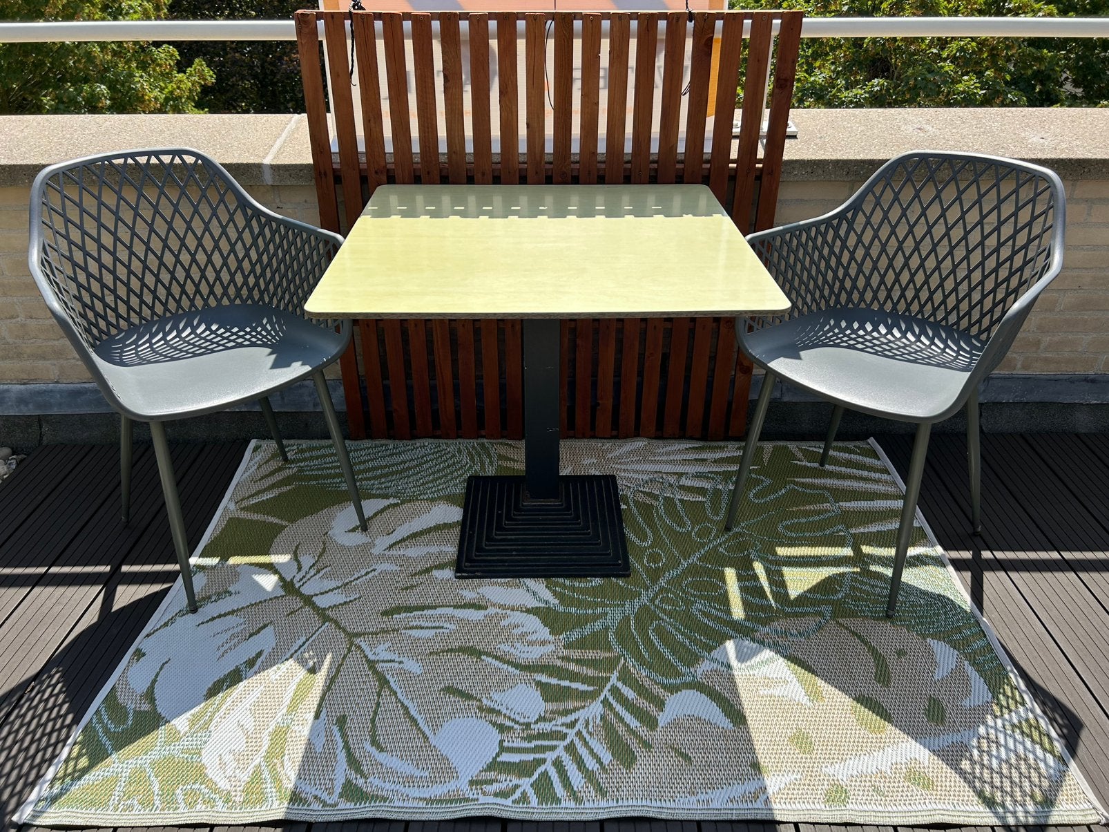 2x tuintafel met 4 stoelen en 2 vloerkleden, Ophalen, 4 zitplaatsen, Gebruikt, Tuinset