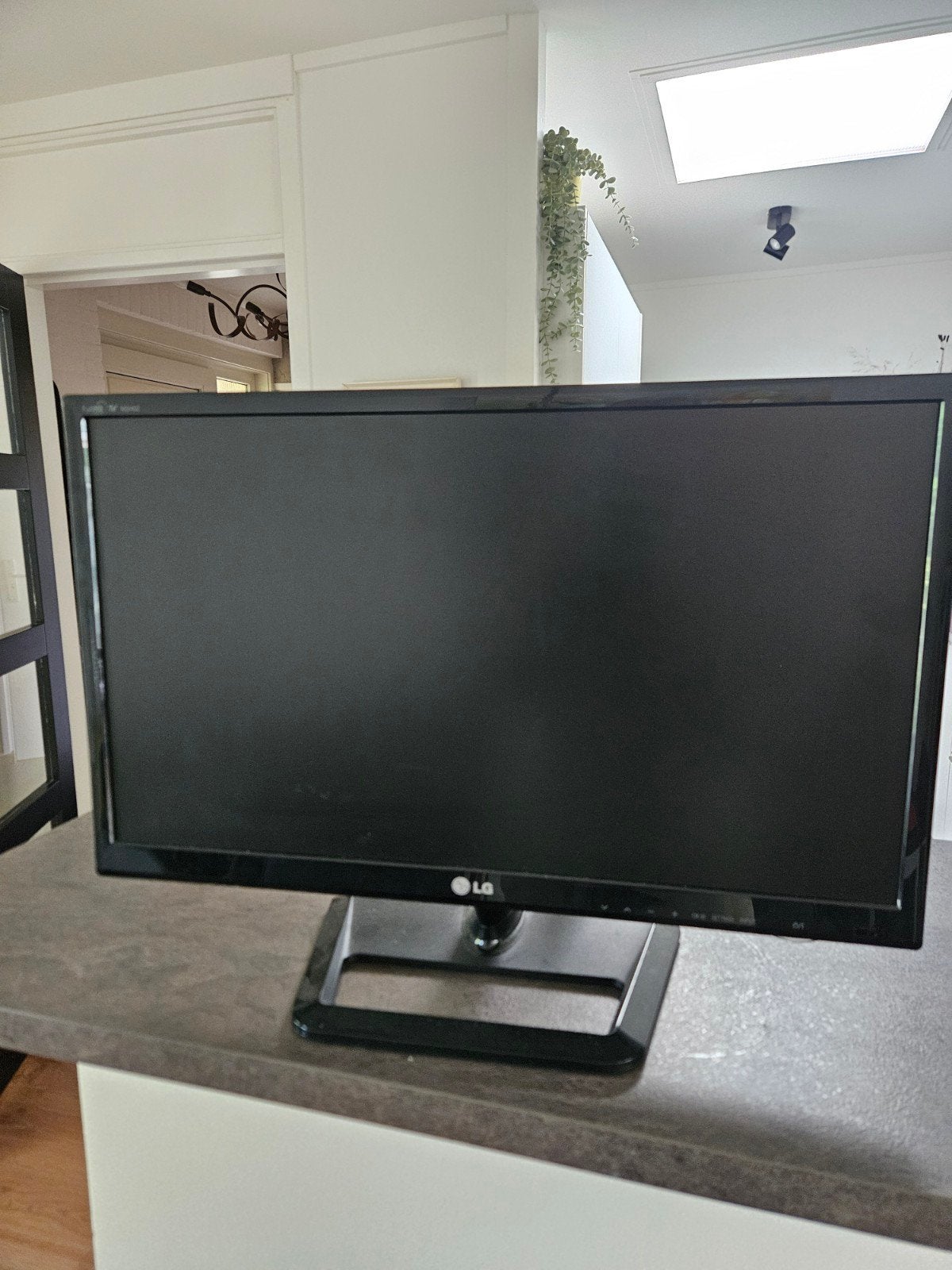 LG televisie 24 inch 61 cm, Ophalen, Gebruikt, 50 Hz, LG