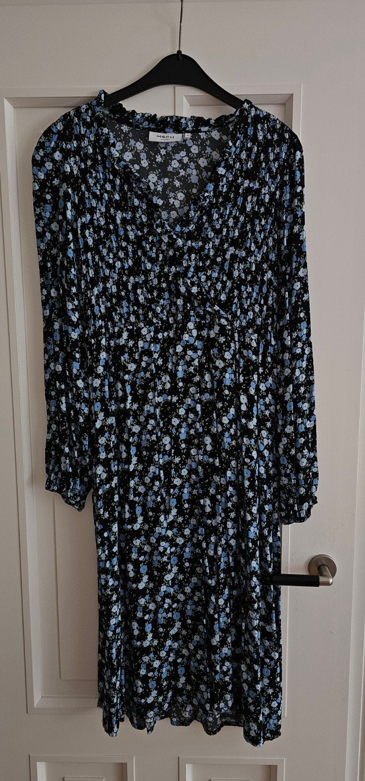 MSCH Copenhagen jurk met bloemenprint, maat S, Kleding | Dames, Jurken, Zwart, Ophalen of Verzenden, Zo goed als nieuw, Knielengte