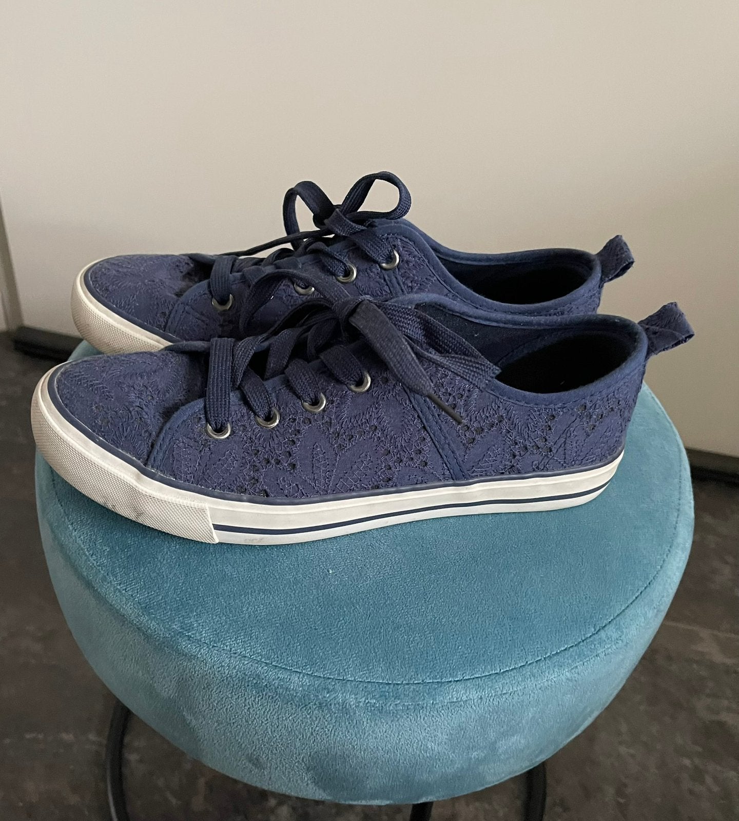Blauwe gympen maat 37 van Trend One, Ophalen of Verzenden, Zo goed als nieuw, Blauw, Sneakers of Gympen