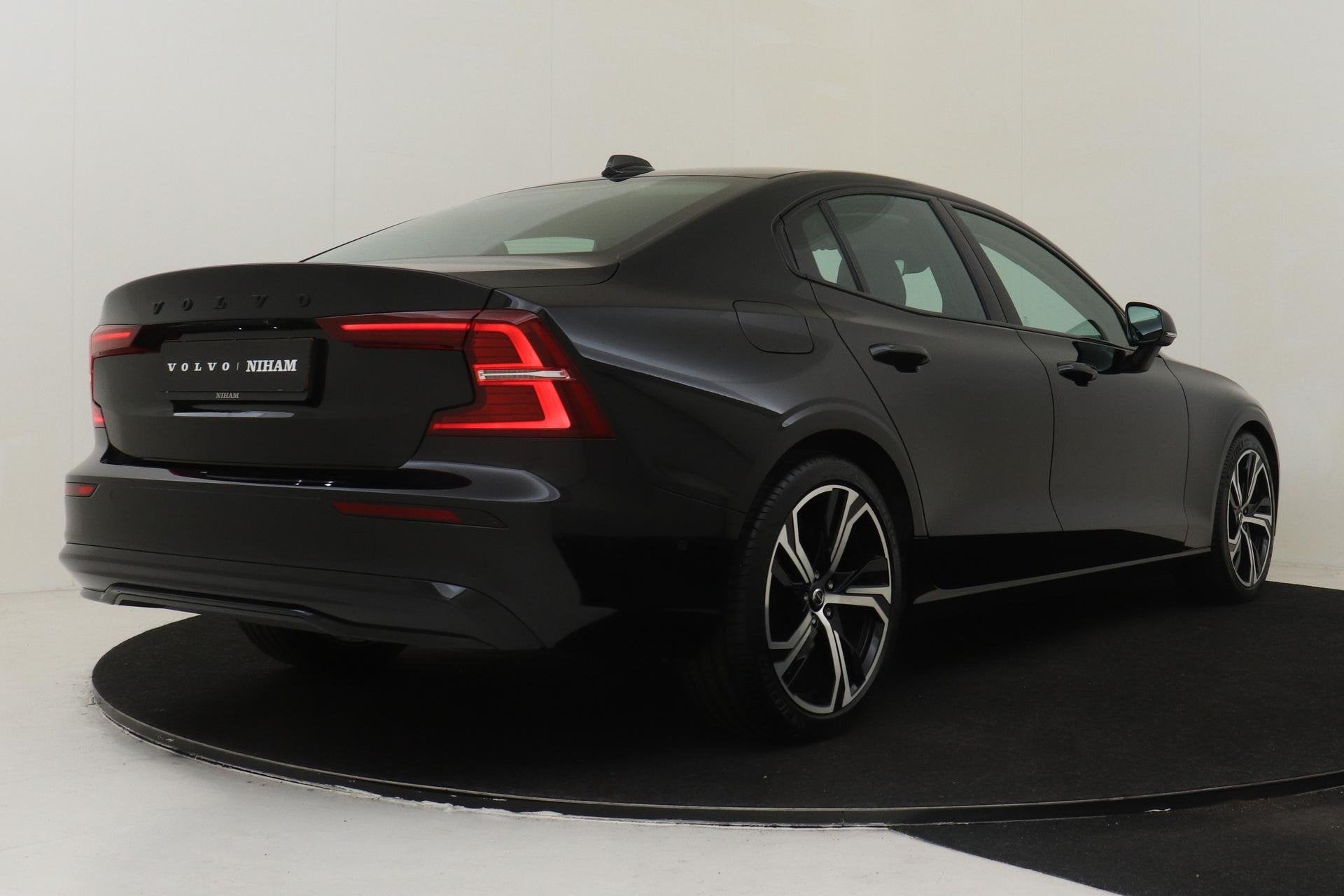 Volvo S60 B4 (M-HYBRID) PLUS DARK -LEDER|POWER-SEATS|360CA, 12 maanden, Euro 6, 4 cilinders, S60