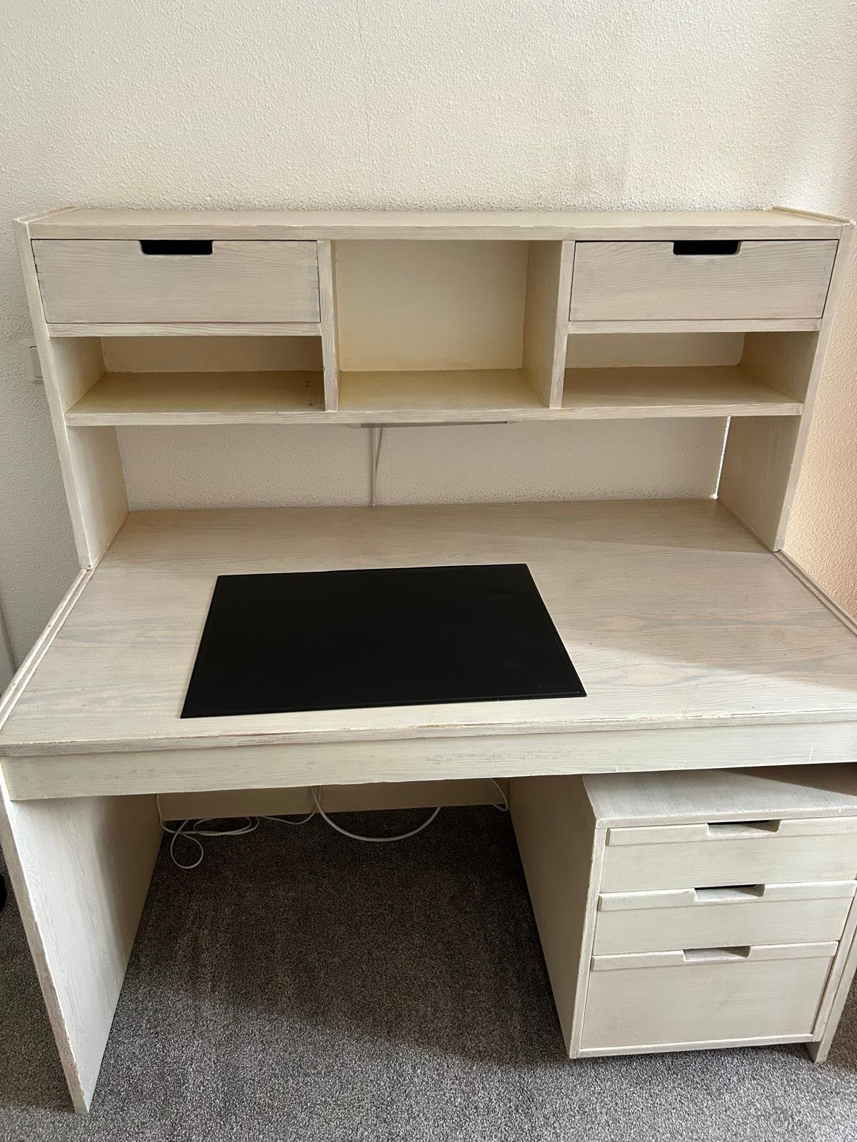 Grenen houten bureau in prima staat: L 123cm, B 73 cm, Ophalen, Overige typen, Scandinavisch, Hout