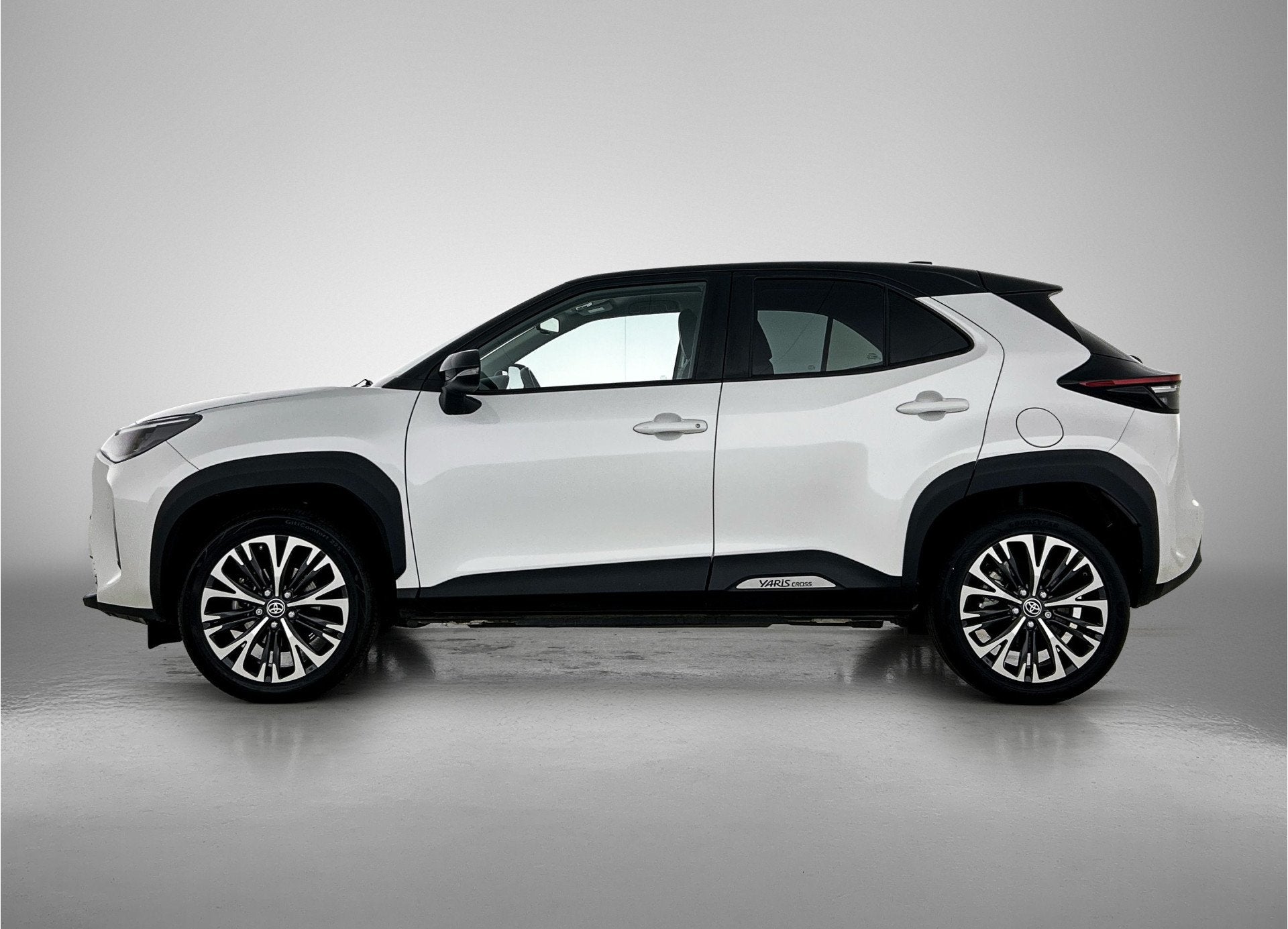Toyota Yaris Cross 1.5 Hybrid Executive | BTW voertuig | Hea, 12 maanden, Gebruikt, Wit, 1490 cc