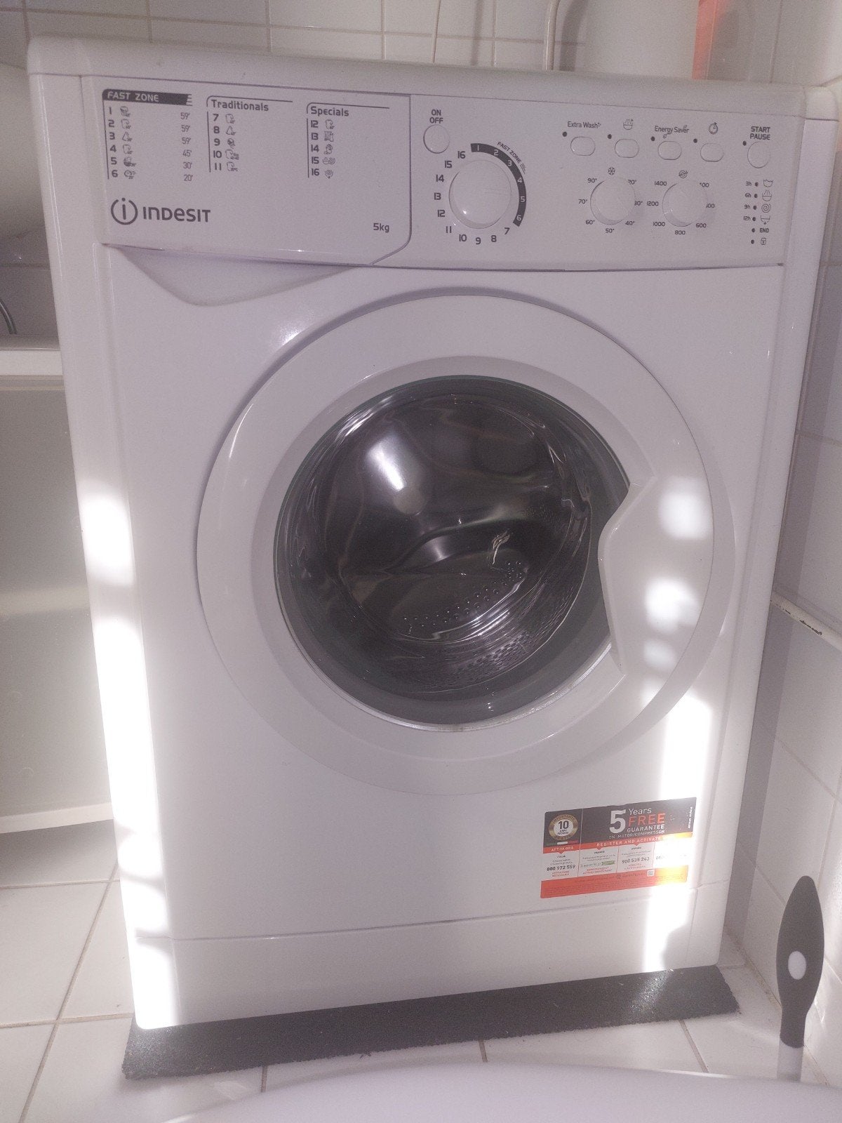 Indesit wasmachine 5kg - Ophalen in Sassenheim, Witgoed en Apparatuur, Wasmachines, 4 tot 6 kg, Ophalen of Verzenden, Voorlader
