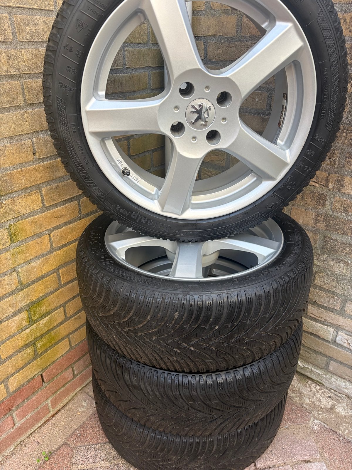 Kleber Krisalp HP3 winterbanden met Peugeot velgen 225/45 R1, Ophalen, Gebruikt, Banden en Velgen, Winterbanden