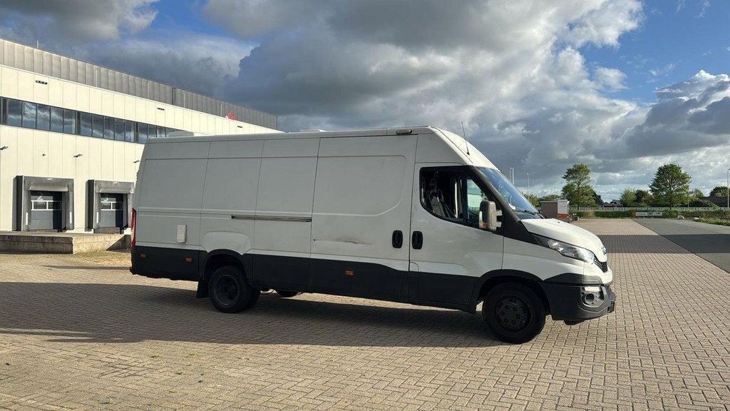Iveco Daily 35C13V 2.3 410 H3 MAXI AIRCO Dubbel Lucht Wit 20, Auto's, Bestelauto's, 127 pk, Euro 5, Achterwielaandrijving, Gebruikt