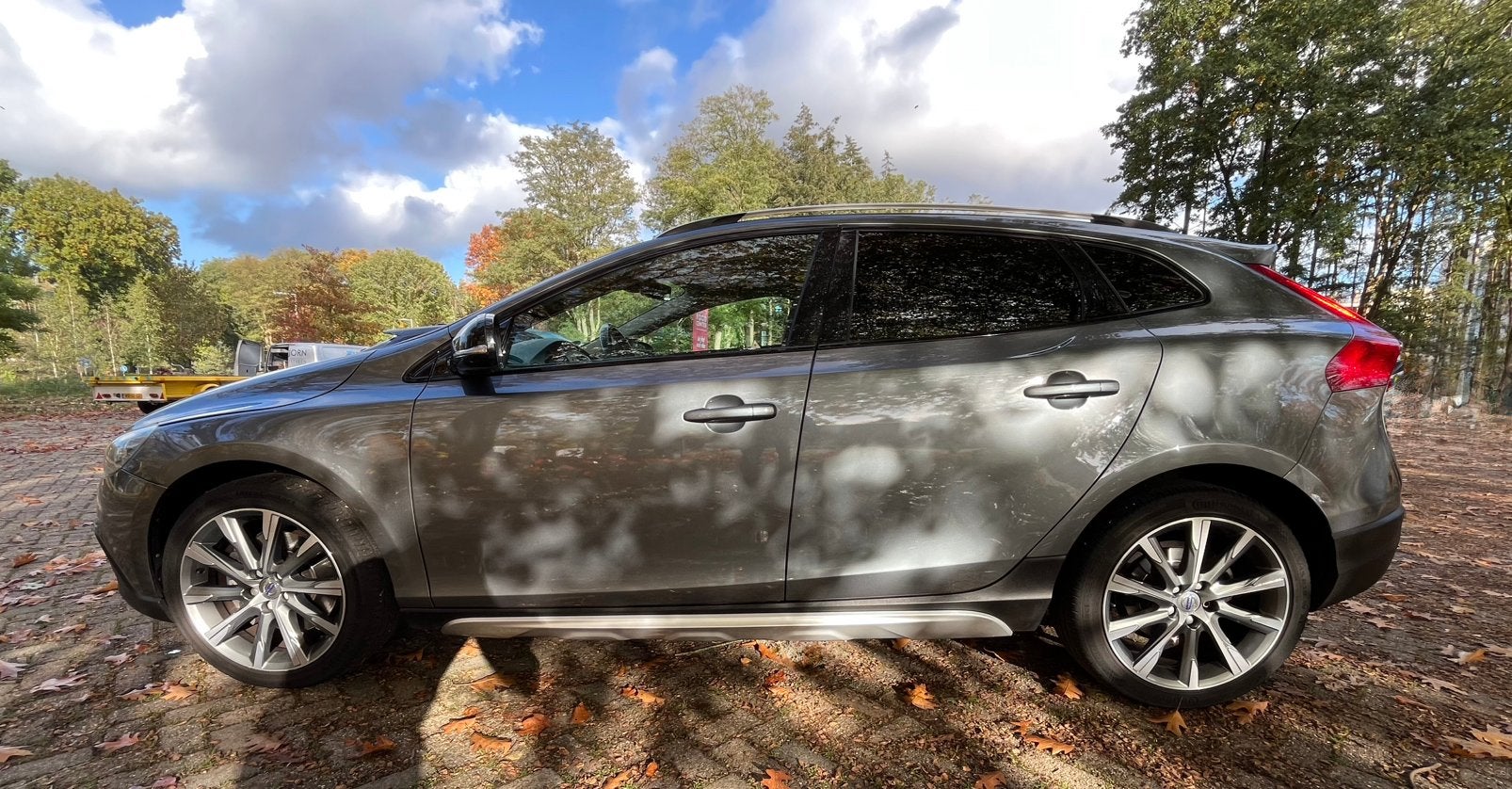 UNIEK 5-CILINDER Volvo V40 2.0 D3 automaat Summum 2016 Grijs, Auto's, Dealer onderhouden, Stof, Diesel, Particulier