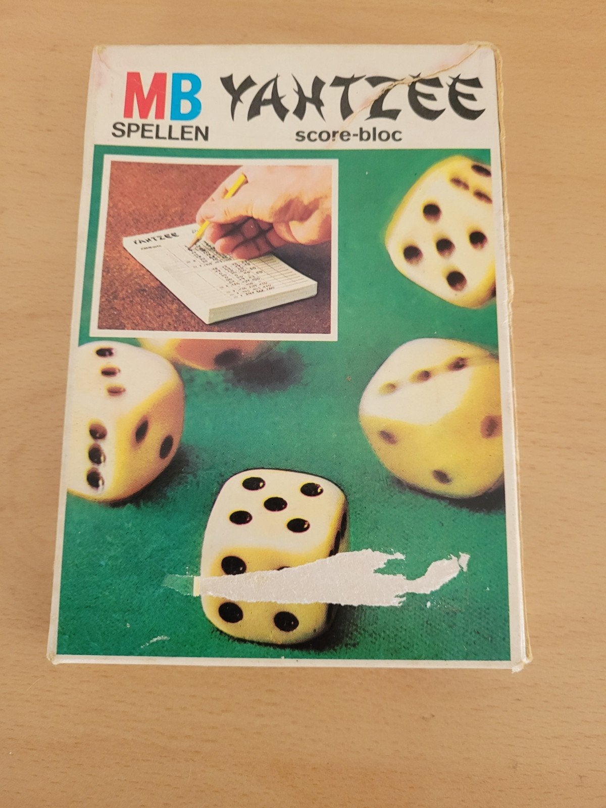 MB Yahtzee Score-bloc - Vintage dobbelspel, Hobby en Vrije tijd, Gezelschapsspellen | Bordspellen, Ophalen of Verzenden, Gebruikt