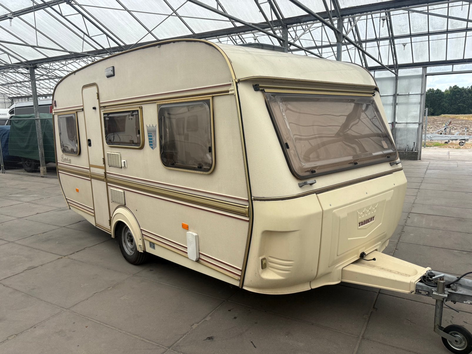 Tabbert Regent 440 met voortent, Rondzit, Tabbert, Bedrijf, Kachel