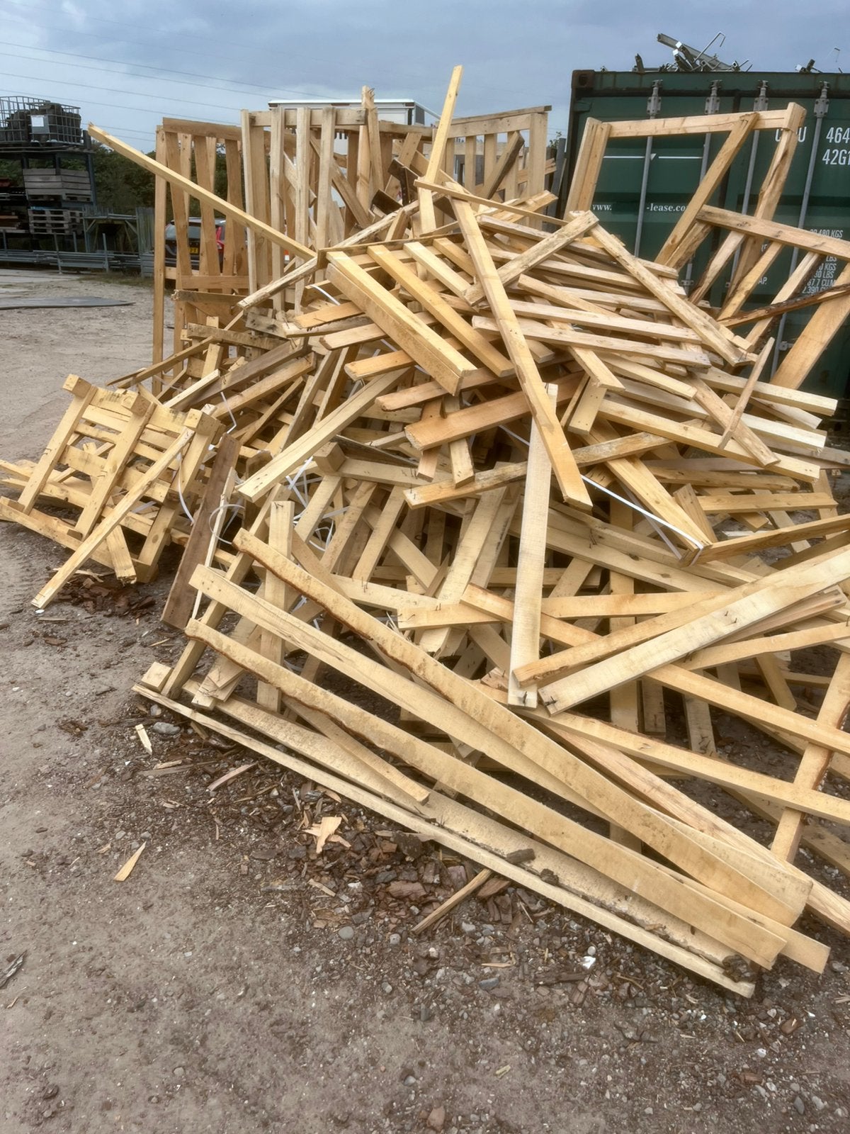 Lege kratten, stookhout, pallethout, haardhout GRATIS🪵🔥, Minder dan 3 m³, Ophalen