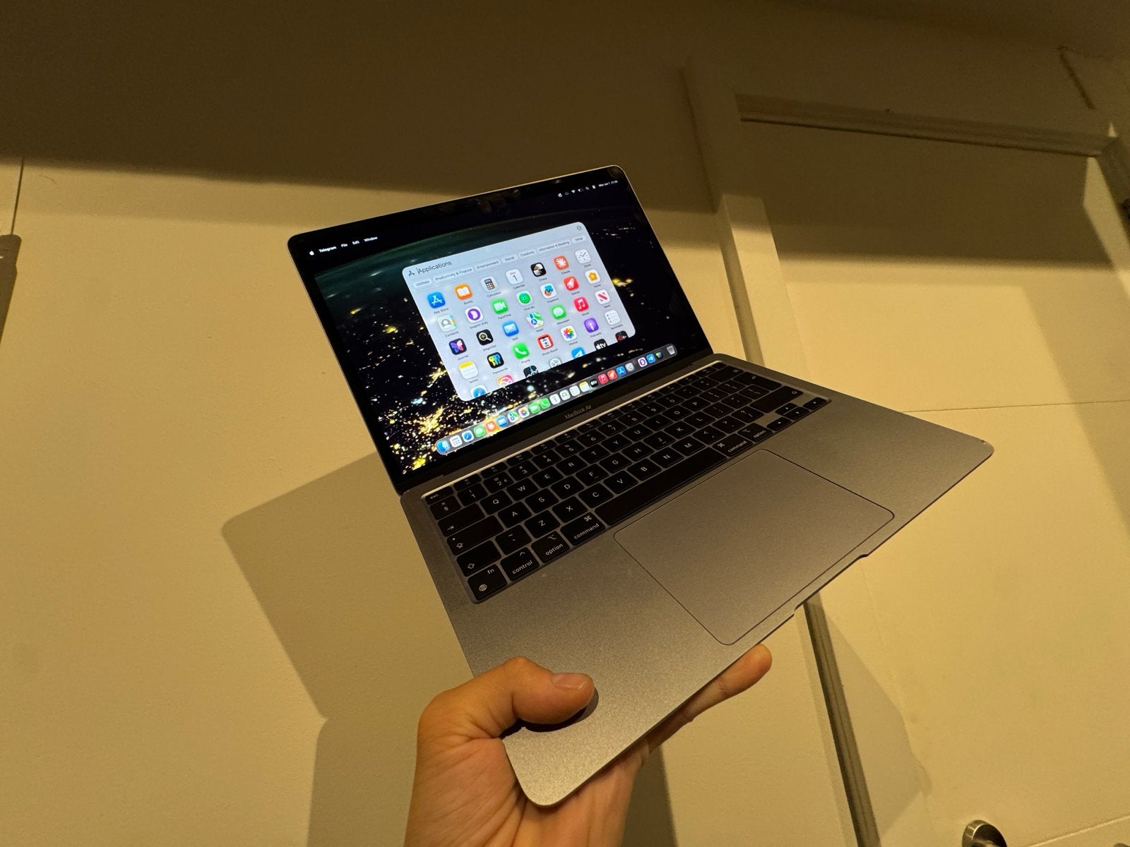 MacBook Air M1 8GB RAM 256GB SSD - Gebruikt met cover, Gebruikt, 256 GB, Qwerty, 8 GB