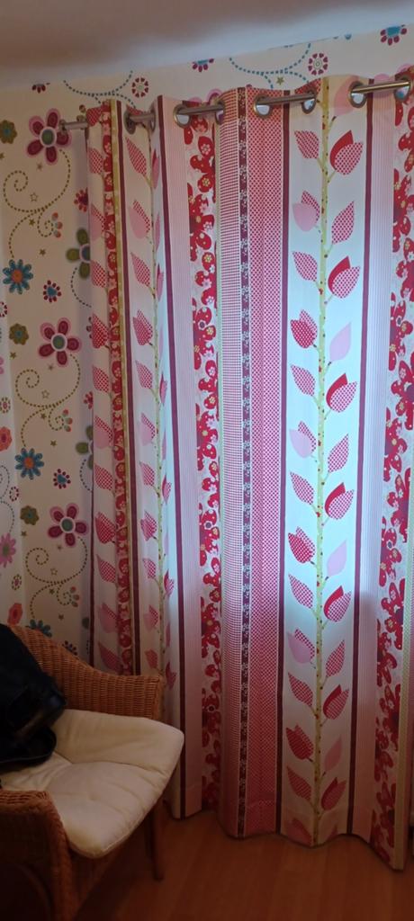 Vrolijke roze gordijnen met bloemen en strepen, Huis en Inrichting, Stoffering | Gordijnen en Lamellen, Gebruikt, Groen, Rood