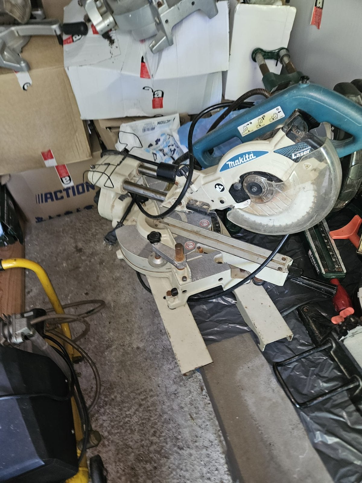 Makita - versterkzaag cirkelzaag, Ophalen, Gebruikt, 70 mm of meer, Afkortzaag