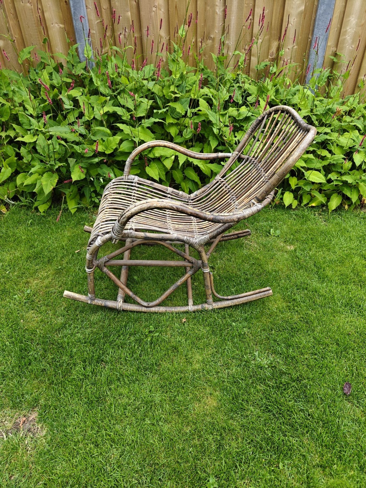 Mooie rotan schommelstoel, Tuin en Terras, Tuinstoelen, Ophalen, Zo goed als nieuw, Rotan