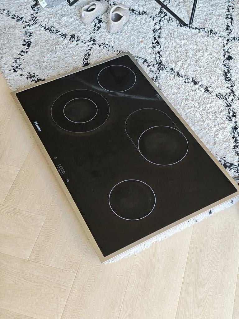 Miele keramische kookplaat model KW507., Ophalen, Gebruikt, Keramisch, 4 kookzones