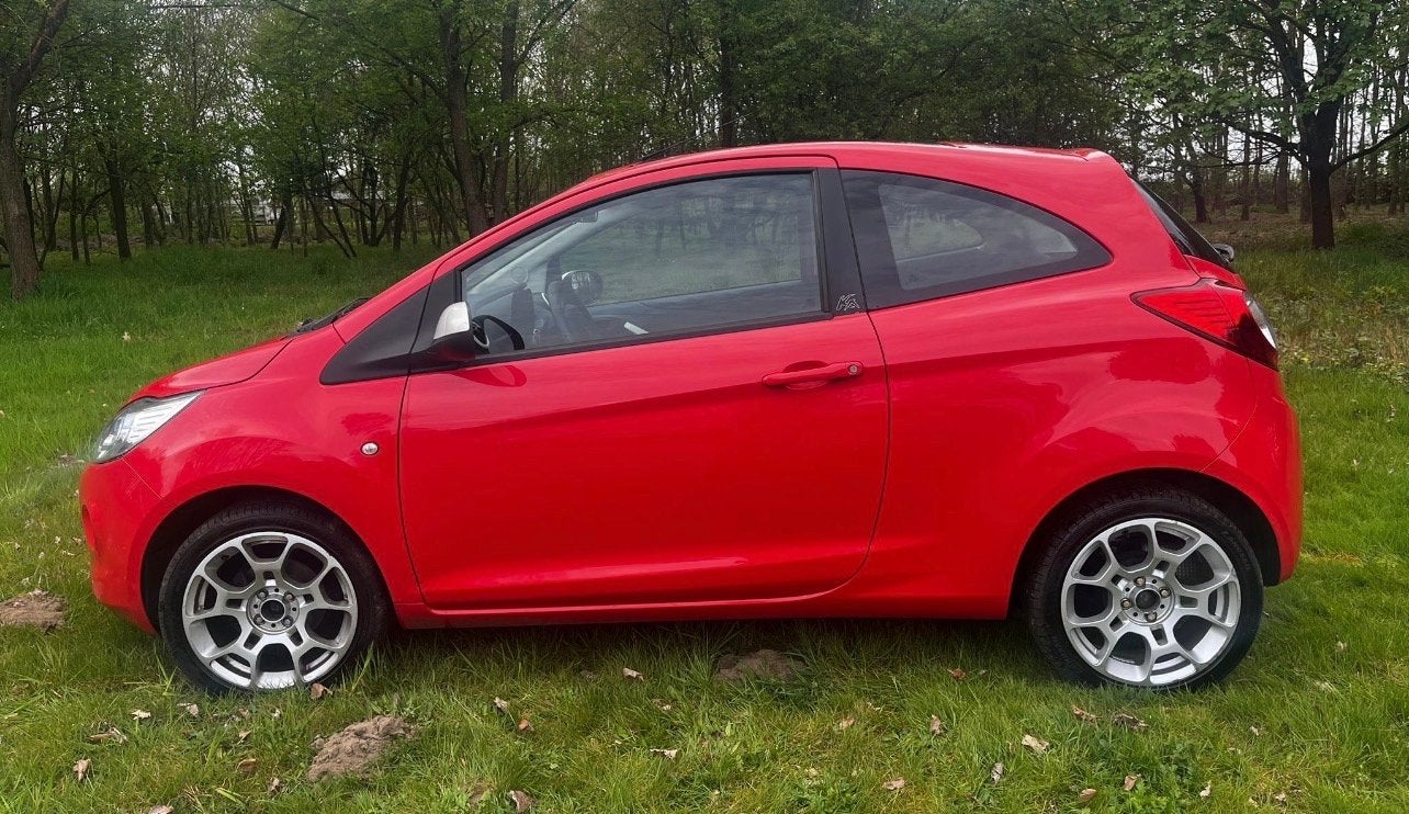 Foto 23 van Ford Ka 1.2 51KW 2010 Rood