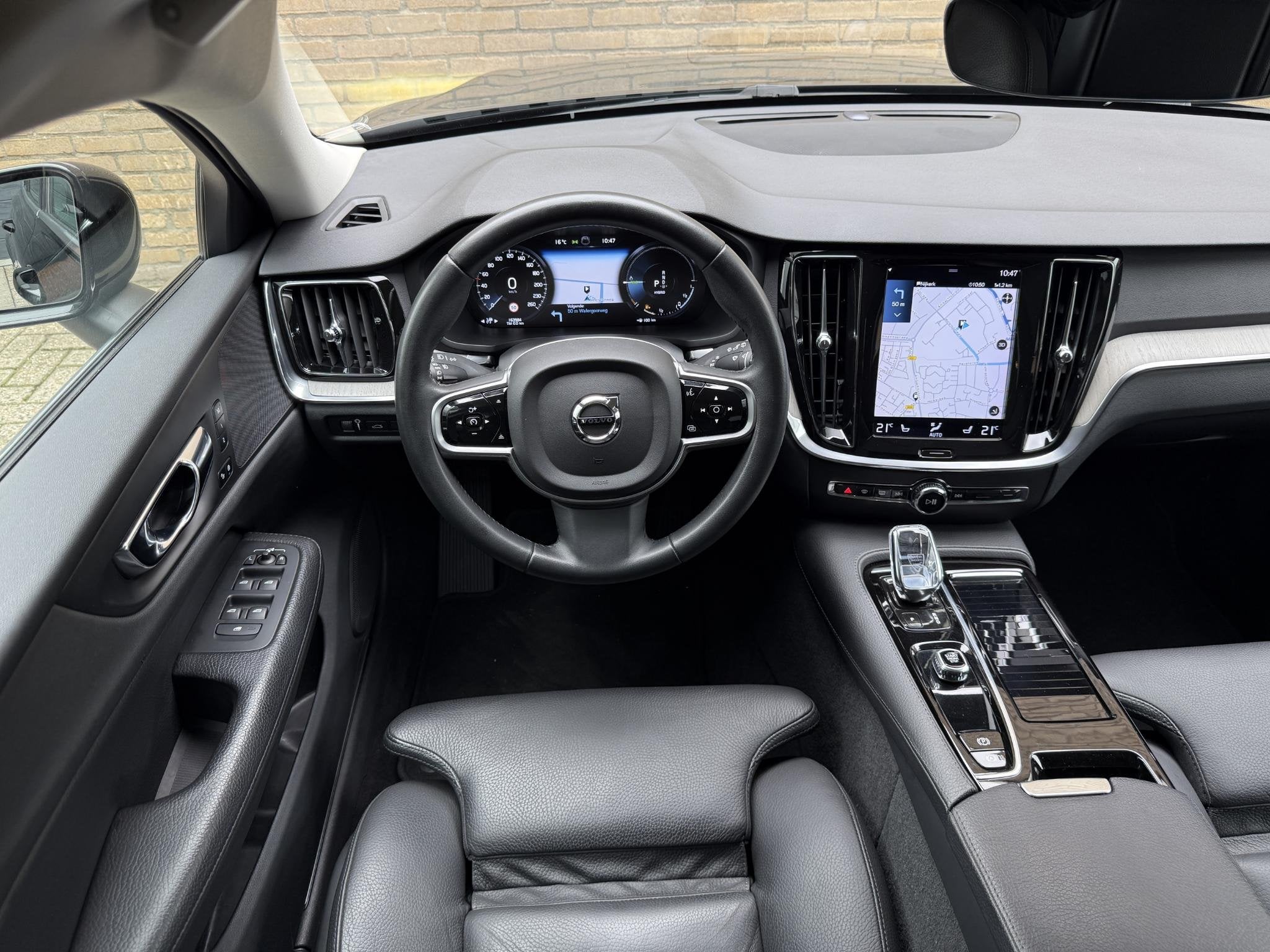 Volvo V60 2.0 T6 Recharge 350pk AWD Long Range | Inscription, Auto's, Automaat, Gebruikt, Euro 6, 4 cilinders