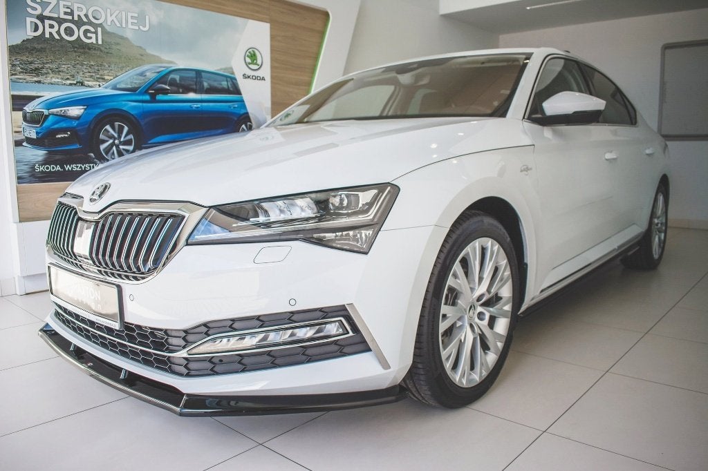 Voorlip achterlip diffuser spoiler - Skoda Superb 19-24, Ophalen of Verzenden