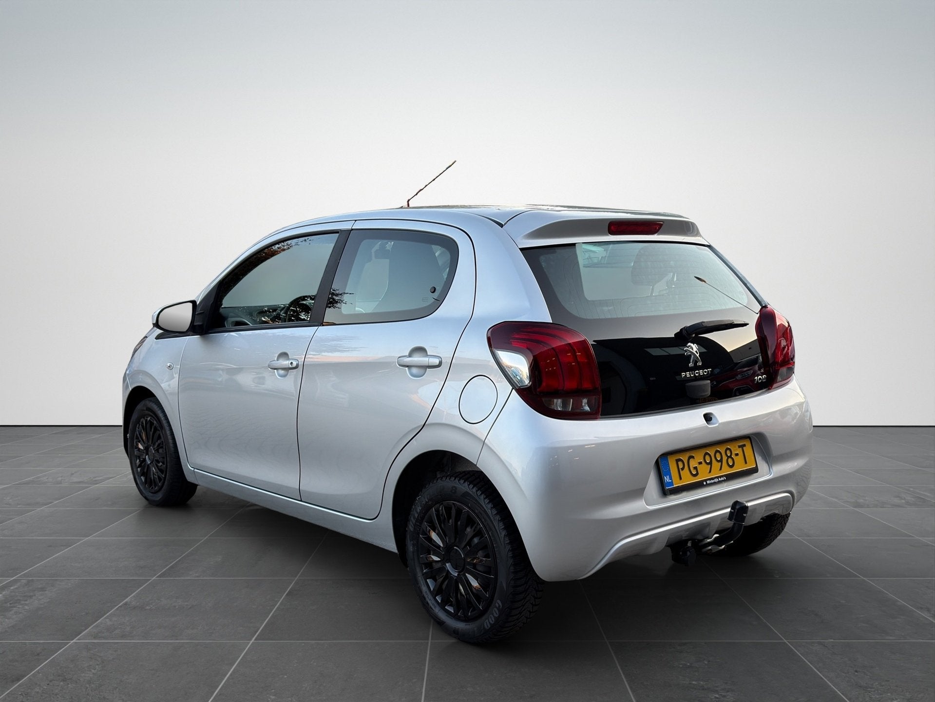 Peugeot 108 1.0 e-VTi Active Airco|Trekhaak|NAP, Voorwielaandrijving, Gebruikt, Euro 6, 4 stoelen