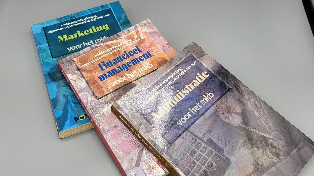Complete studieboekenset MKB / AOV, Ophalen of Verzenden, Beta, Zo goed als nieuw, HBO