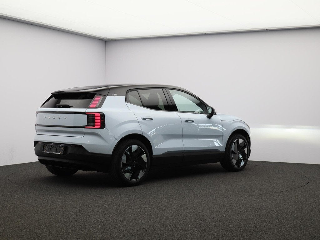 Volvo EX30 Single Motor Extended Range Plus 69 kWh / Stoel+S, Automaat, 476 km, Achterwielaandrijving, Gebruikt
