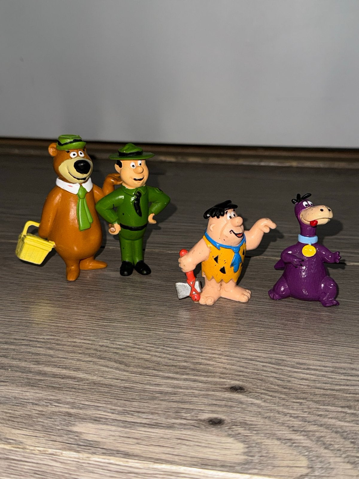 Hanna-Barbera Figuren: Yogi Beer, Ranger Smith, Fred Flintst, Ophalen, Nieuw