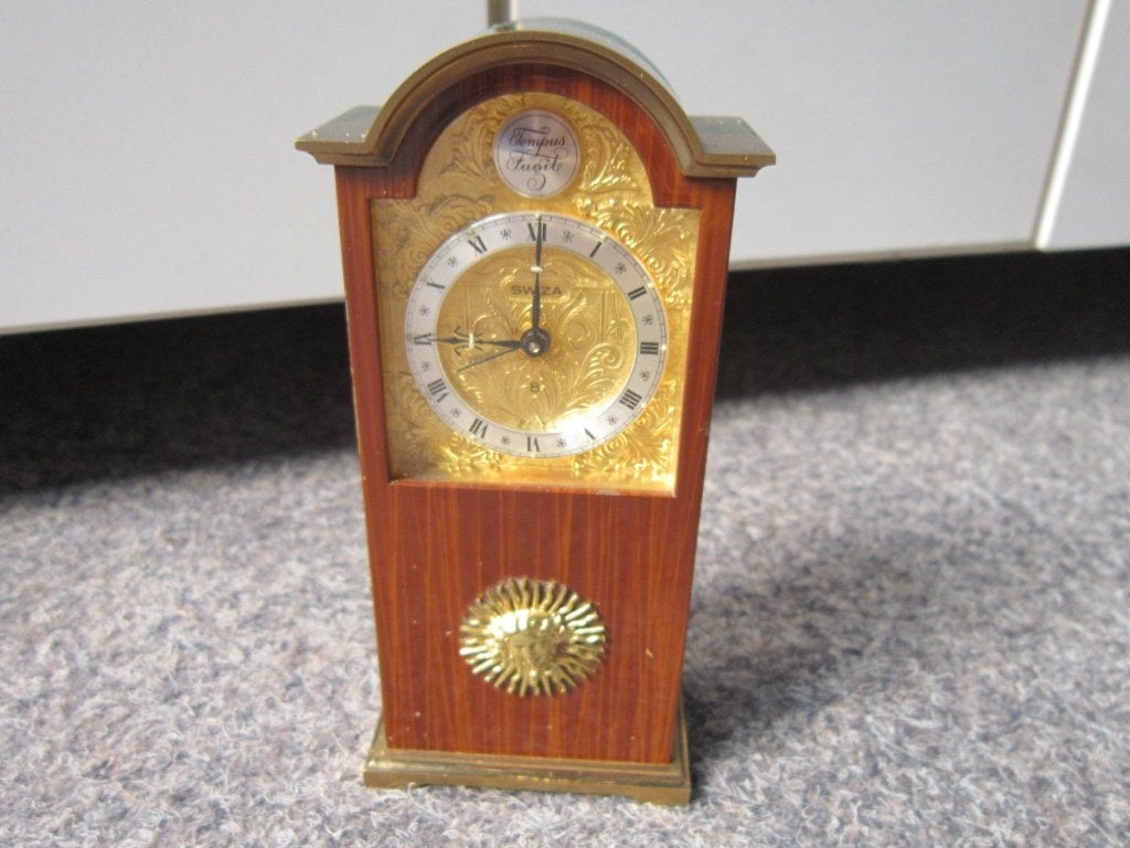 SWIZA TAFELKLOK MINIATUUR, Ophalen