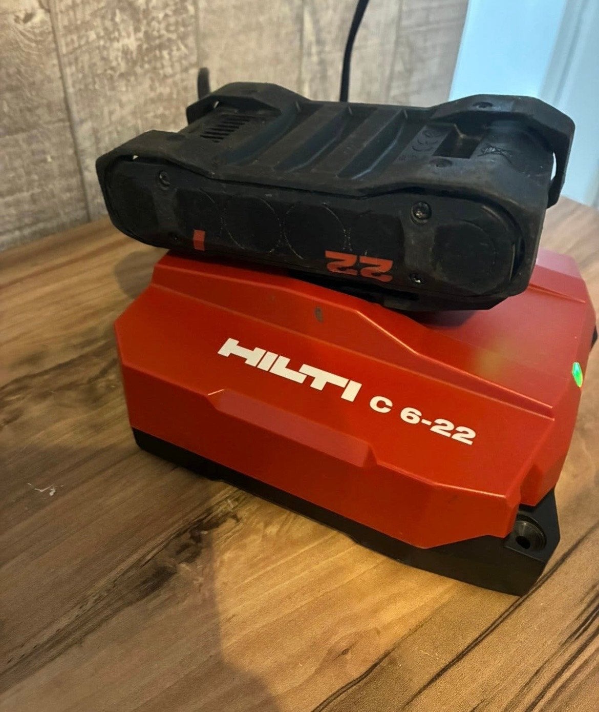 Hilti Nuron Accu en Snellader C 6-22, Ophalen of Verzenden, Gebruikt, Overige typen