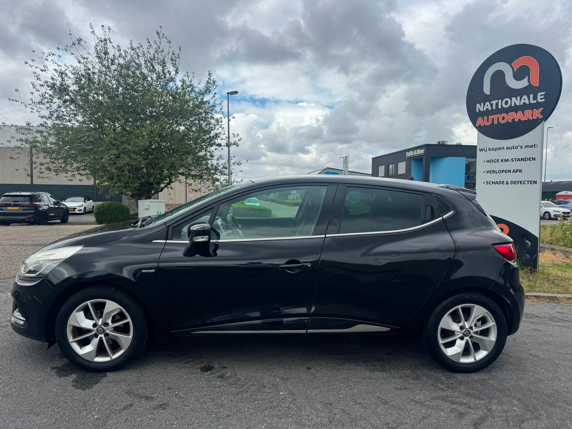Renault Clio | 2017 | 0.9 TCe Limited | Export en Handel | A, Auto's, Renault, Voorwielaandrijving, 898 cc, Gebruikt, Origineel Nederlands