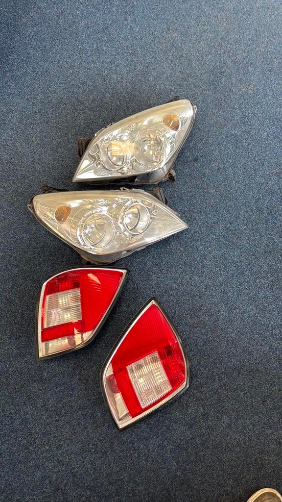 Opel astra 2009 voor en achter lampen, Ophalen of Verzenden, Zo goed als nieuw