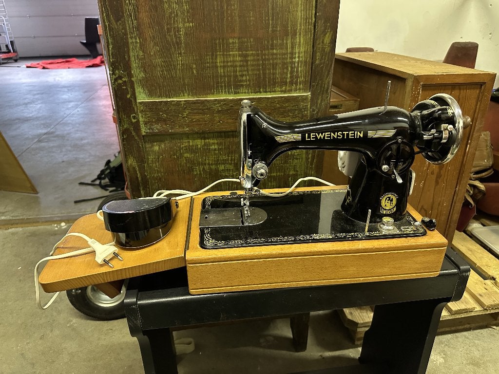 Lewenstein vintage naaimachine met originele houten koffer, Ophalen