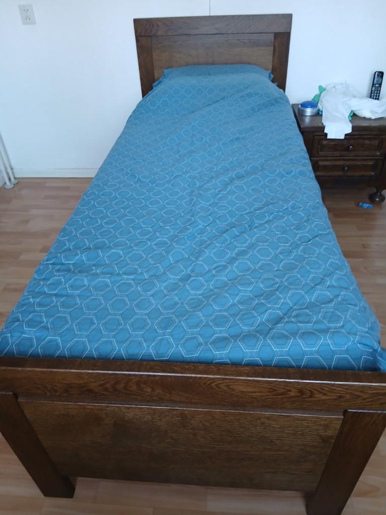 Eenpersoons eiken bed, Ophalen, Gebruikt, Eenpersoons