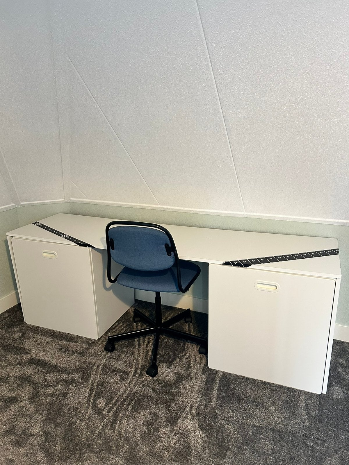 Bureau, bureaustoel en lades van Ikea, Ophalen, Zo goed als nieuw