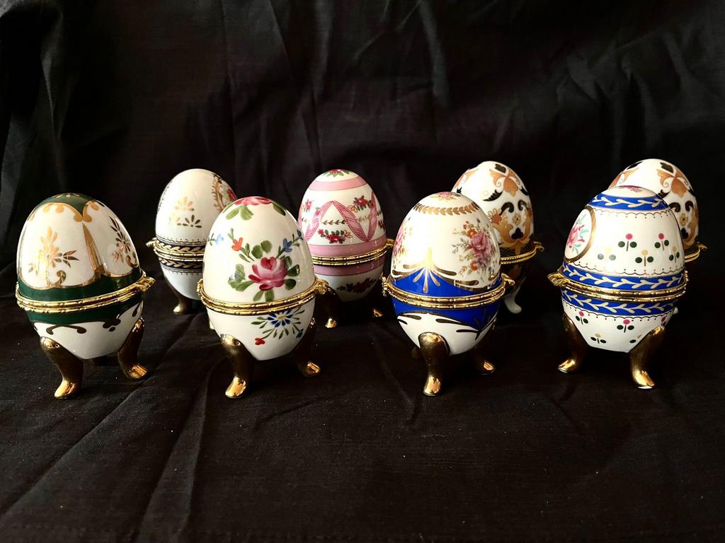 8 Decoratieve porseleinen eieren met scharnierende deksels, Ophalen