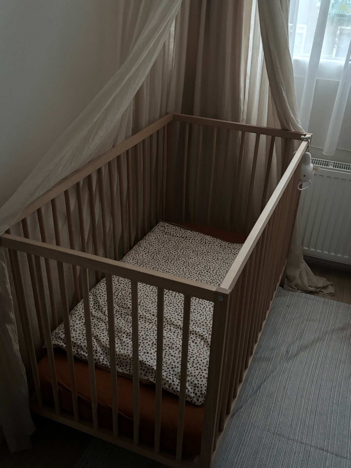 Ikea ledikant met Jollein klamboe en standaard, Ophalen, Zo goed als nieuw, 140 tot 160 cm, 70 tot 85 cm